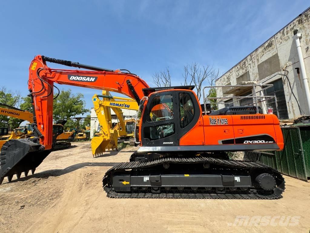 Doosan DX 300 LC-9S Bandgrävare
