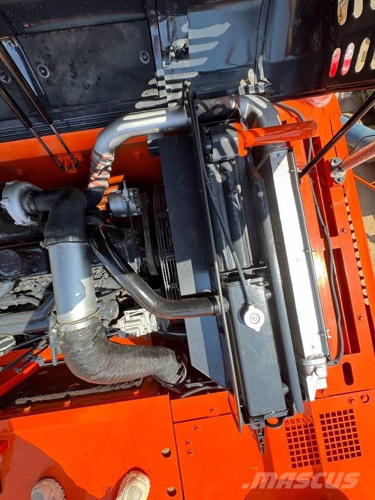 Doosan DX 300 LC-9S Bandgrävare