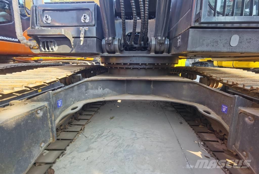 Volvo EC 220 DL Bandgrävare