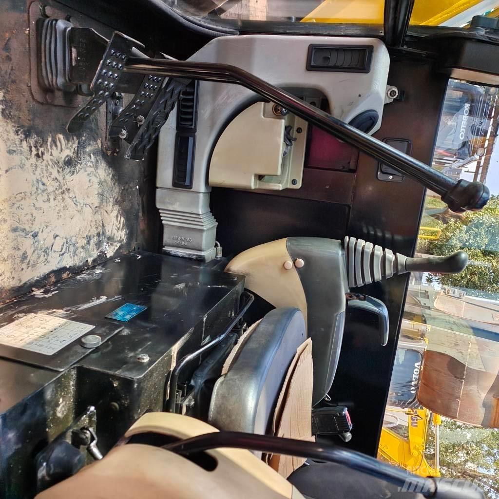 CAT 305.5 E Minigrävare < 7t