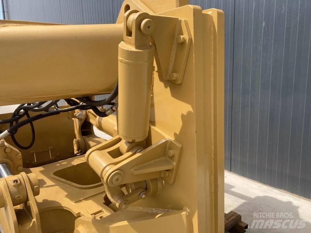 CAT D8R Rivare