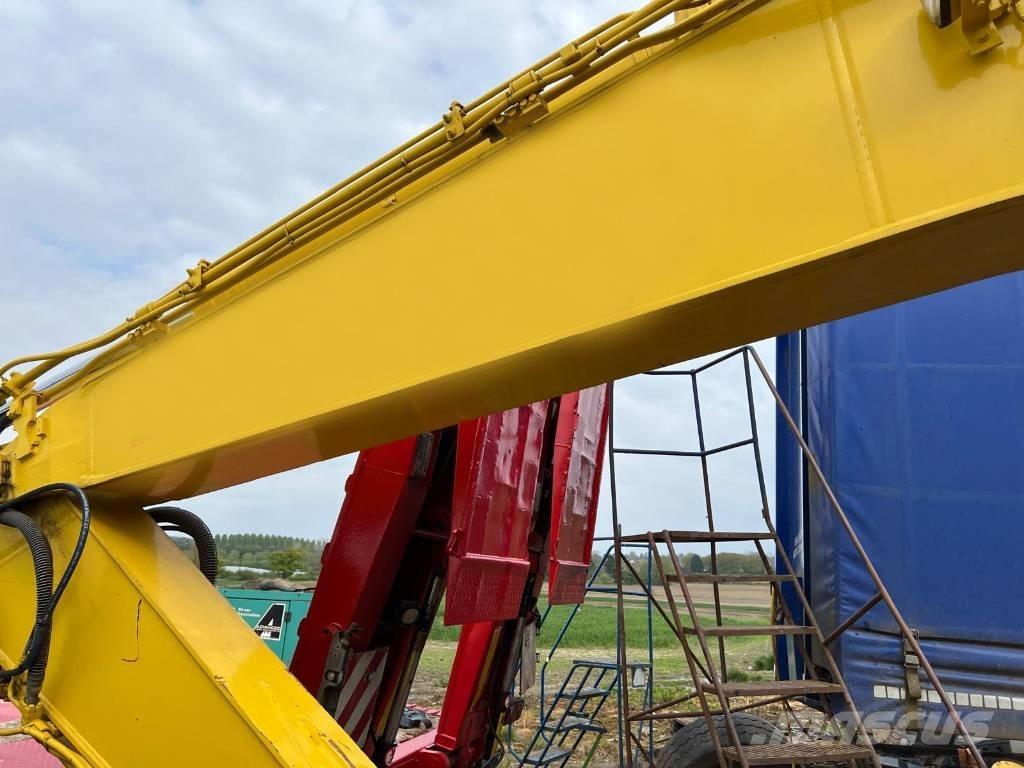 Komatsu PC 228 USLC Bandgrävare