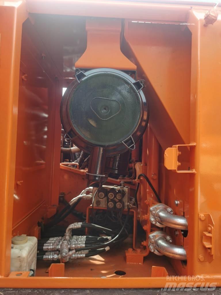 Doosan DX 225 LC-9 Bandgrävare