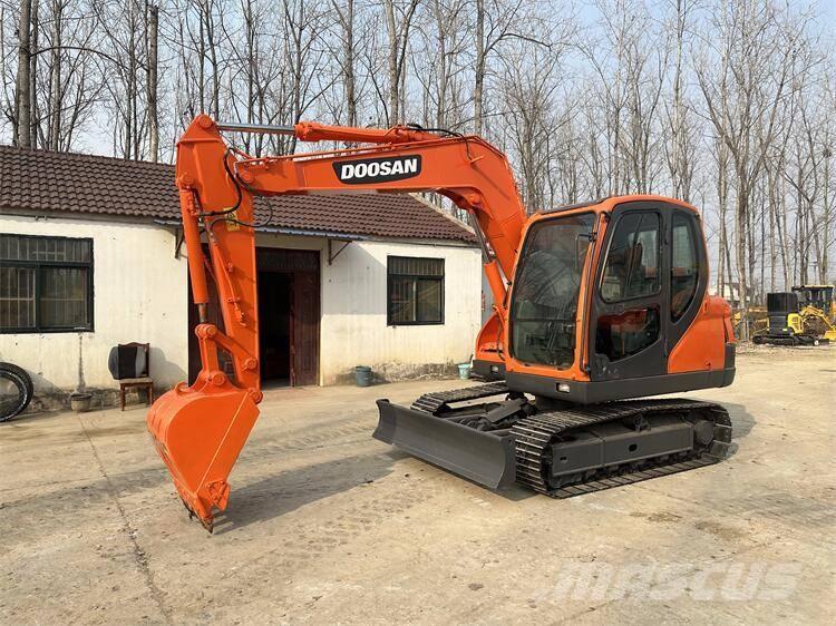 Doosan DX75 Bandgrävare