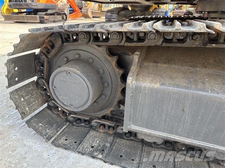 Doosan DX75 Bandgrävare