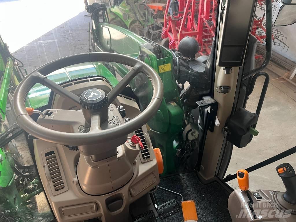 John Deere 6120 M Traktorer