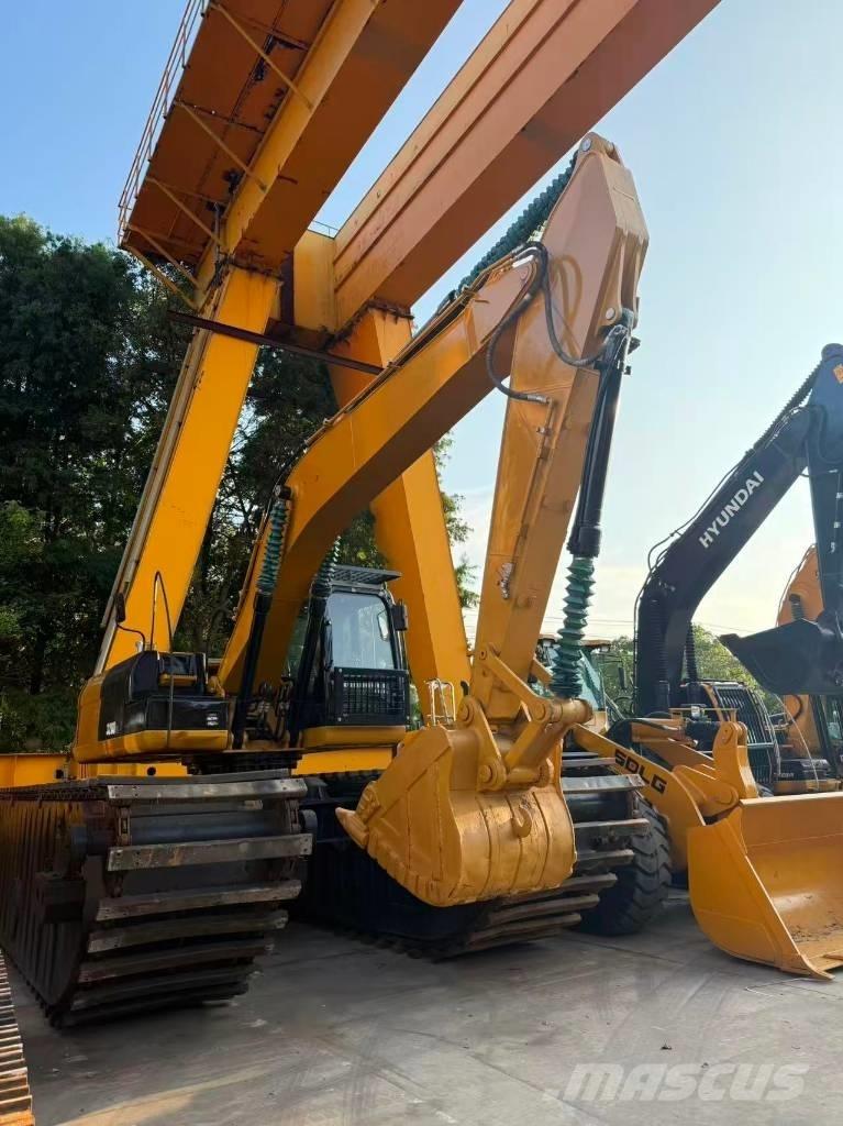 CAT 320D2 Amfibiska grävmaskiner