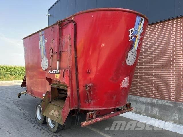 Peecon 26M³ Fullfodervagnar