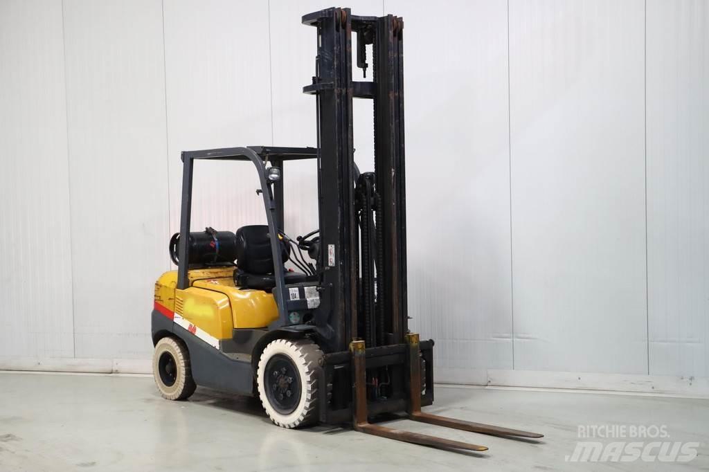TCM FG30T3 Gasolmotviktstruckar