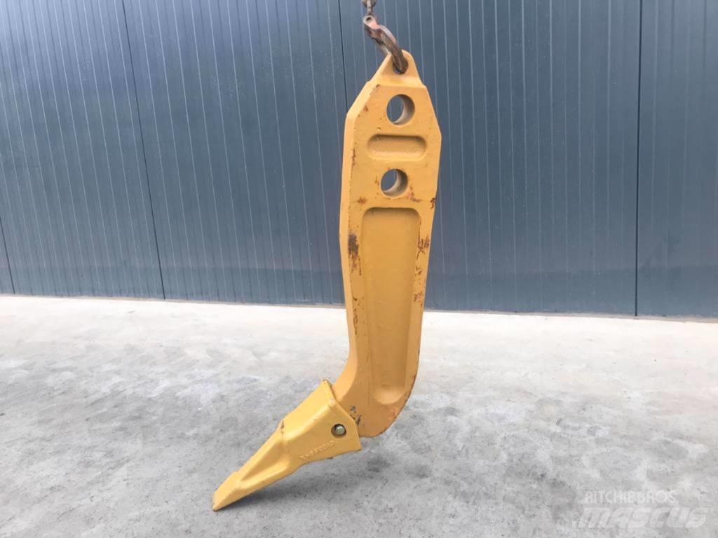 Komatsu D61 Shank Rivare