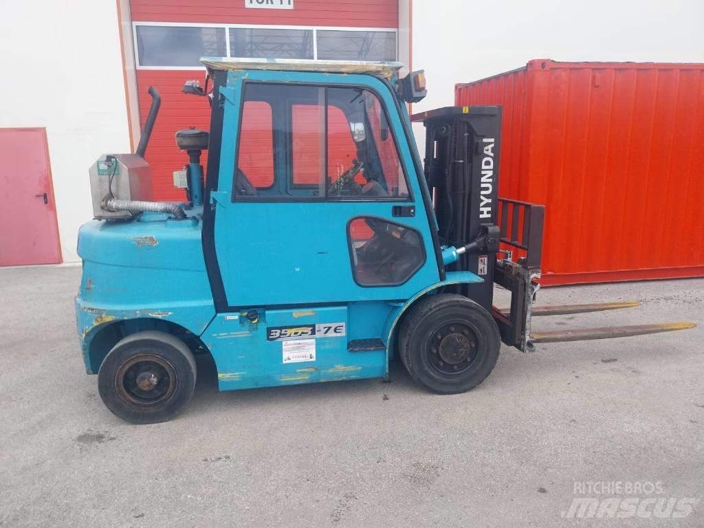 Hyundai 35 DS-7 Dieselmotviktstruckar