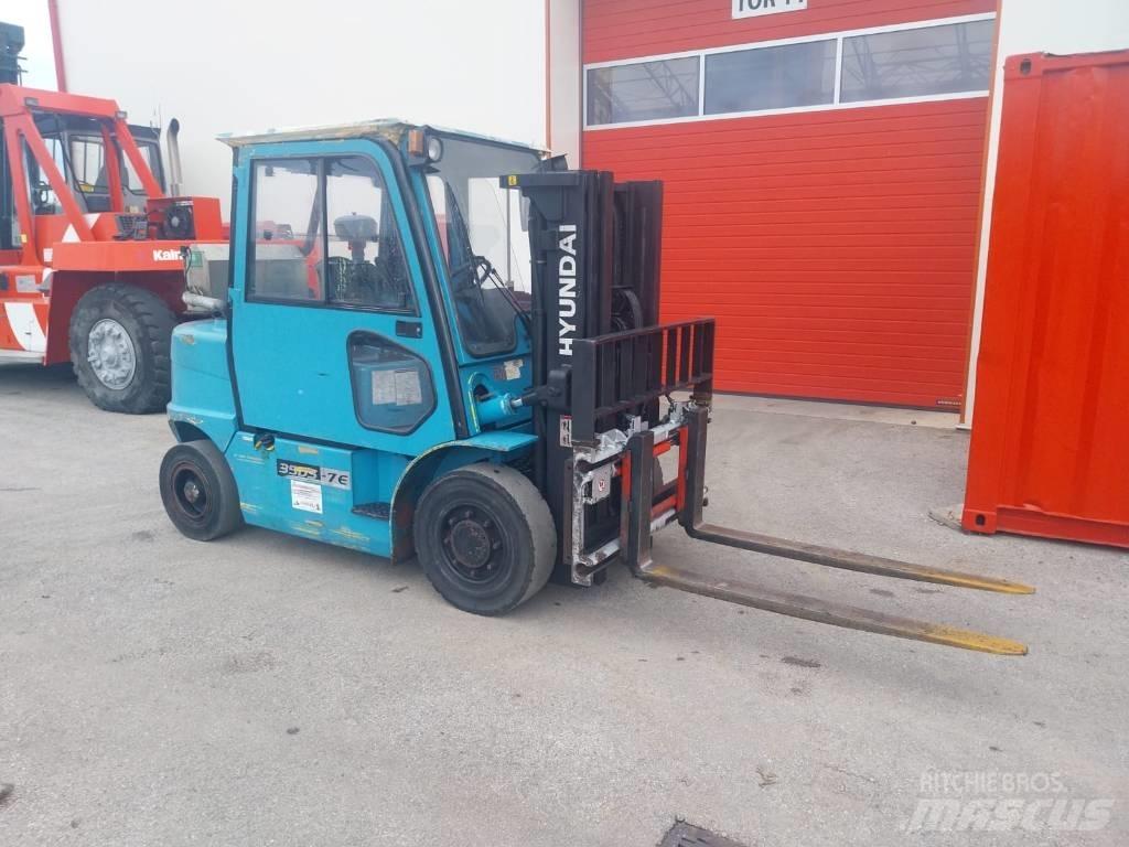 Hyundai 35 DS-7 Dieselmotviktstruckar