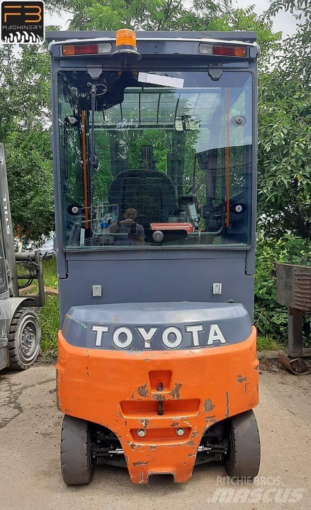 Toyota 8FBMT30 Elmotviktstruckar