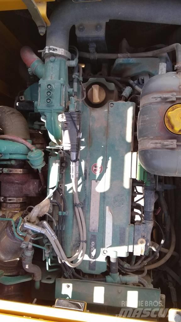 Volvo EC220DL Bandgrävare