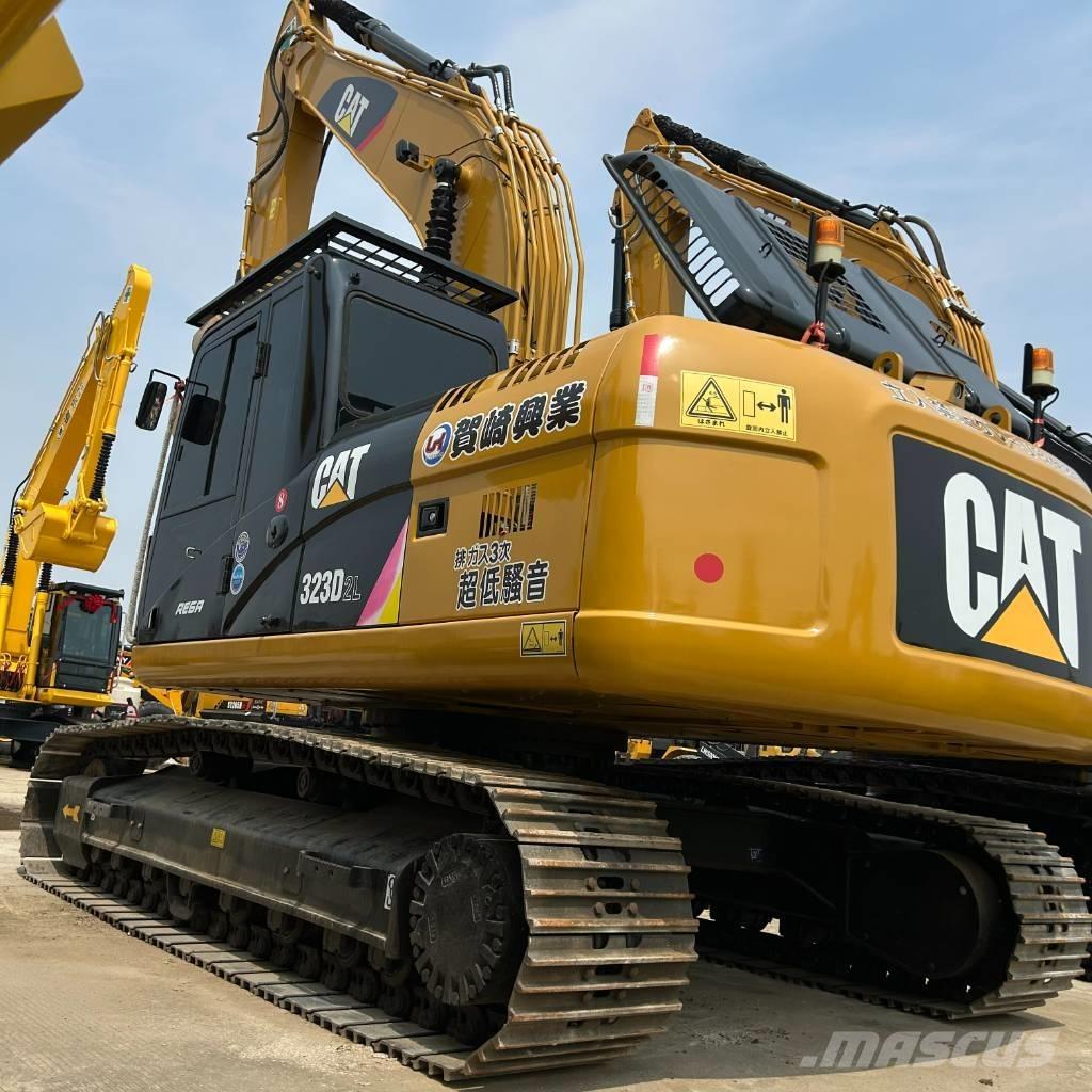 CAT 323D2L Bandgrävare