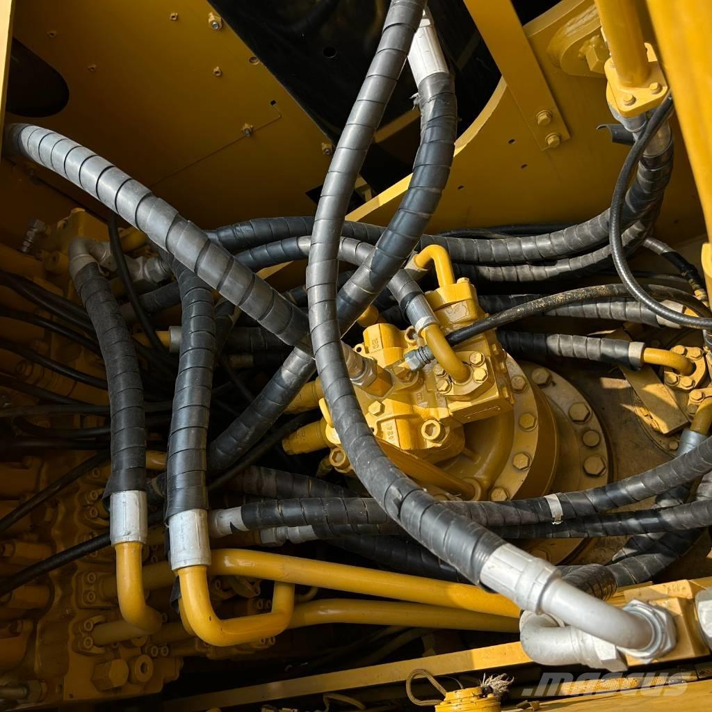 CAT 323D2L Bandgrävare