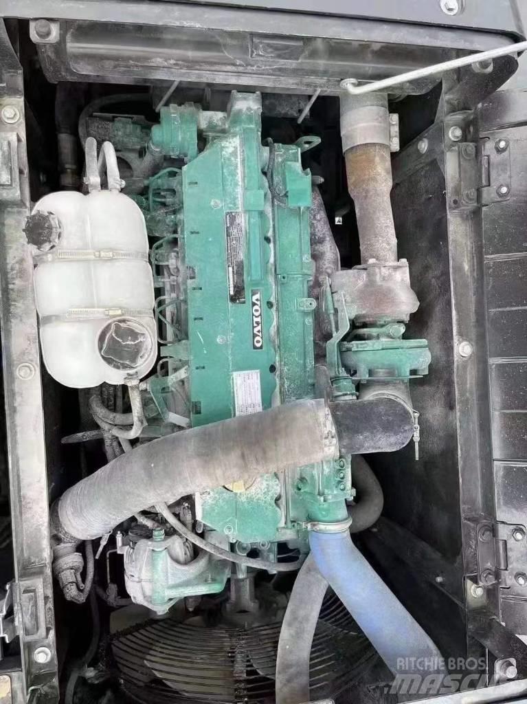Volvo EC 240 Bandgrävare