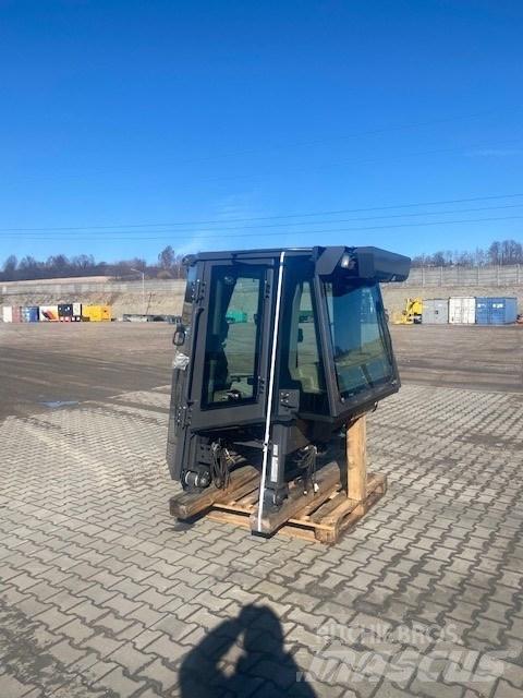 CASE D 1650 NEW CAB Hytter och interiör