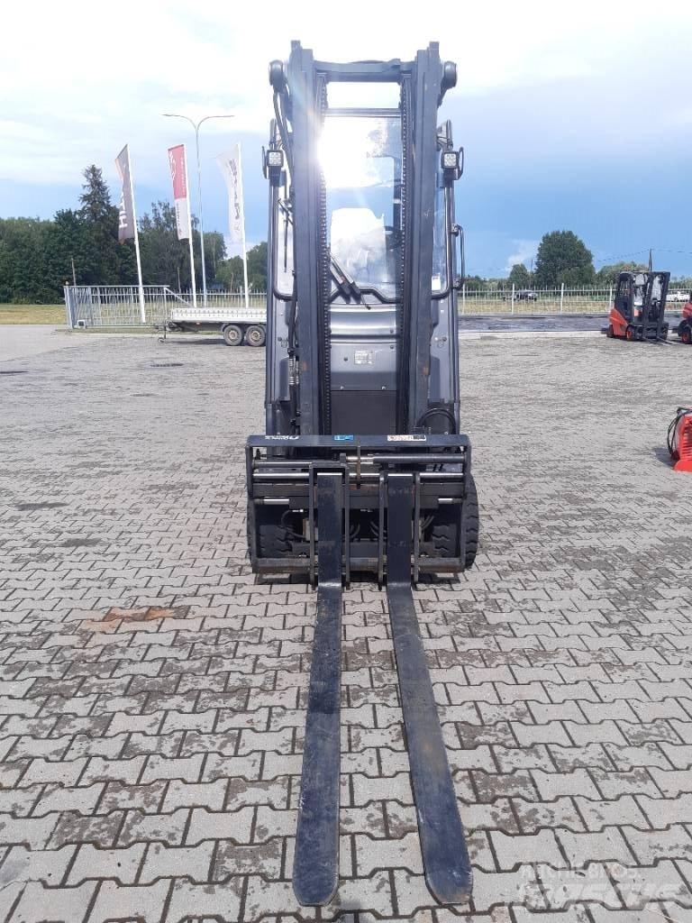 Linde E30HL Elmotviktstruckar