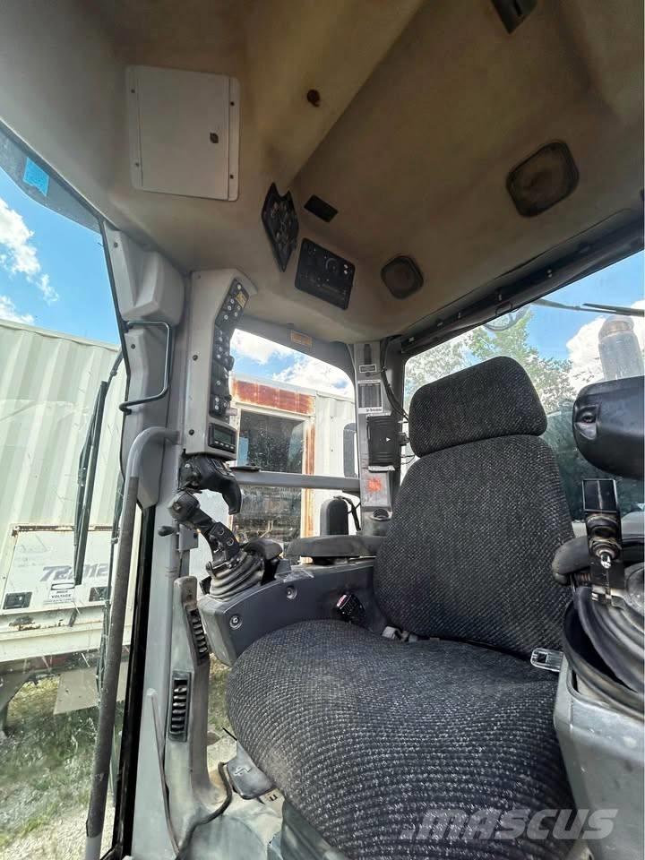 CAT 140 M 2 Väghyvlar