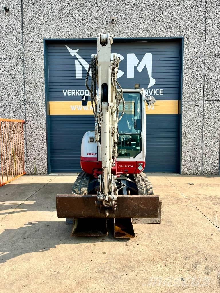 Takeuchi TB 235 Minigrävare < 7t
