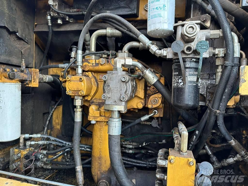 CAT 325DL Bandgrävare