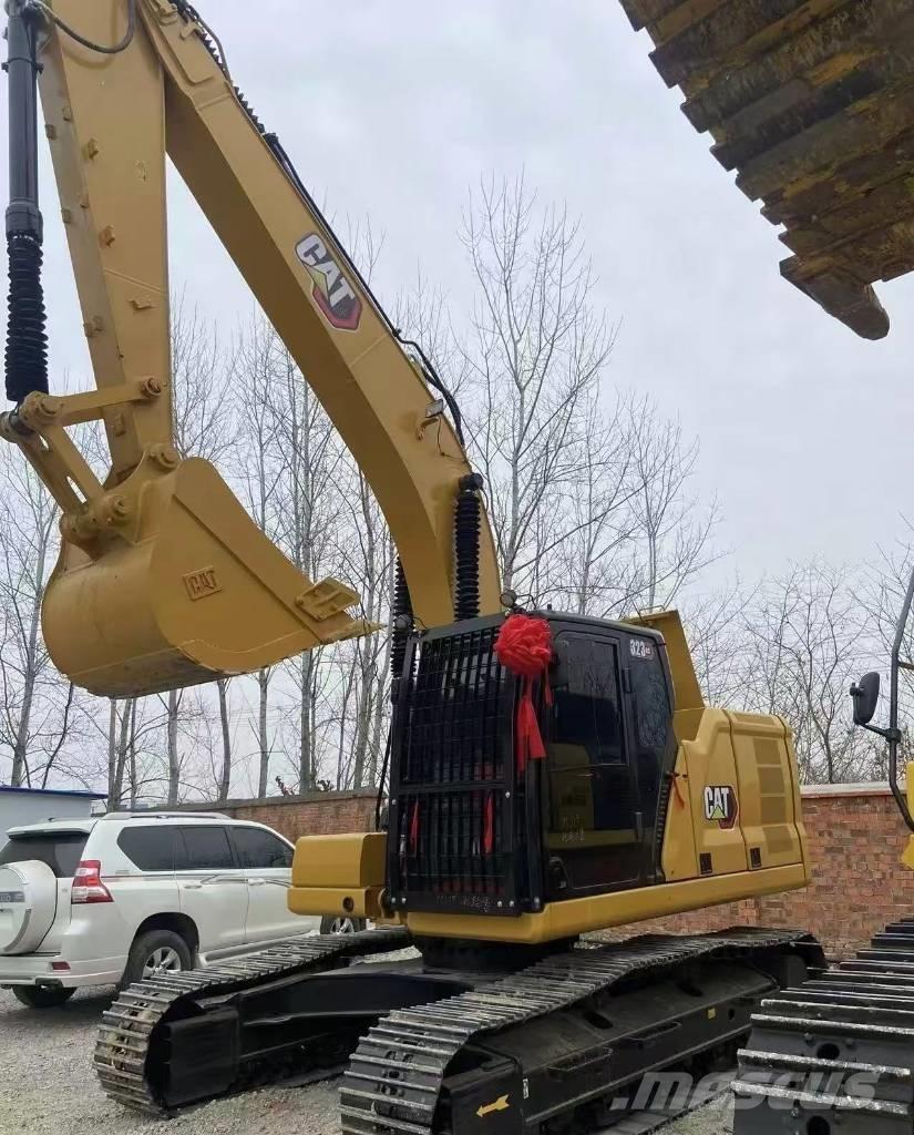 CAT 323 Bandgrävare