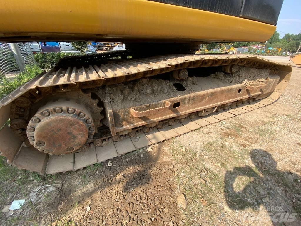 CAT 324D Bandgrävare