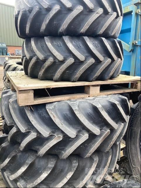 Mitas SET OF TYRES Däck, hjul och fälgar