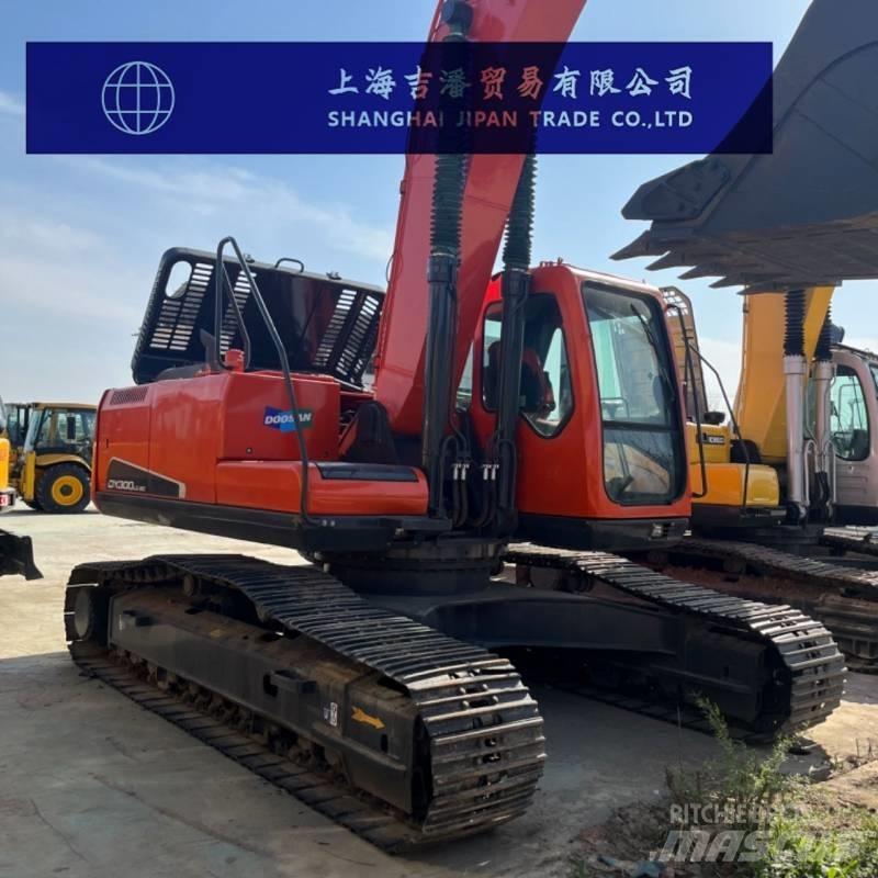 Doosan DX 300 Bandgrävare