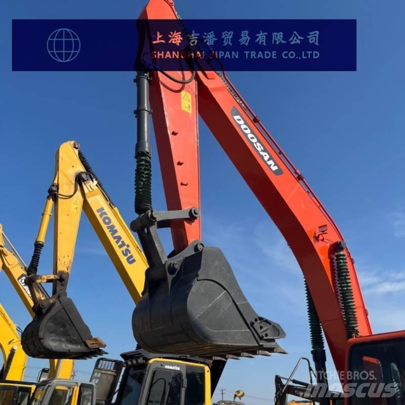 Doosan DX 300 Bandgrävare