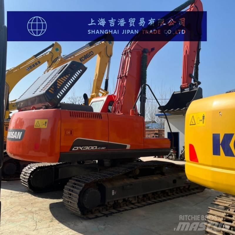Doosan DX 300 Bandgrävare