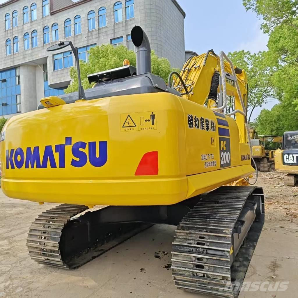 Komatsu PC 200-8 Bandgrävare