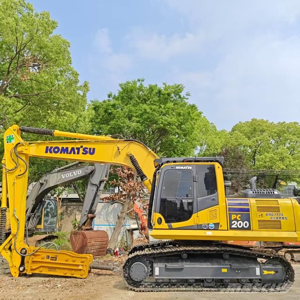 Komatsu PC 200-8 Bandgrävare