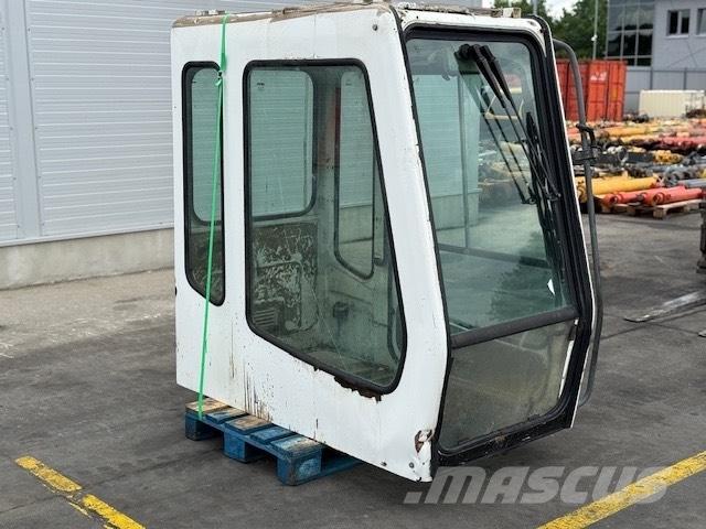 Liebherr CAB SERIE B Hytter och interiör