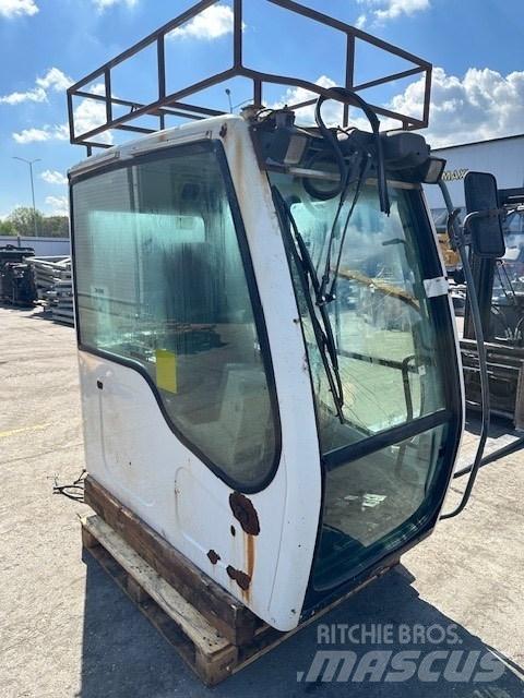 Liebherr R 914 C CAB Hytter och interiör