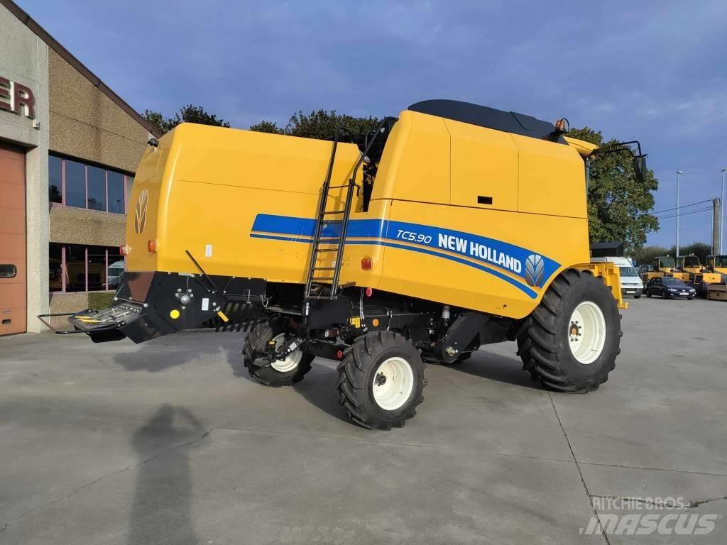 New Holland TC 5.90 Skördetröskor