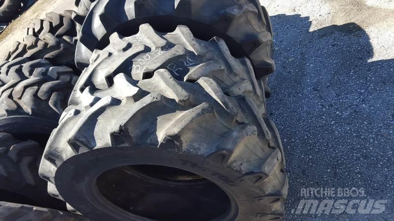  Pneus 300/70R20 Däck, hjul och fälgar