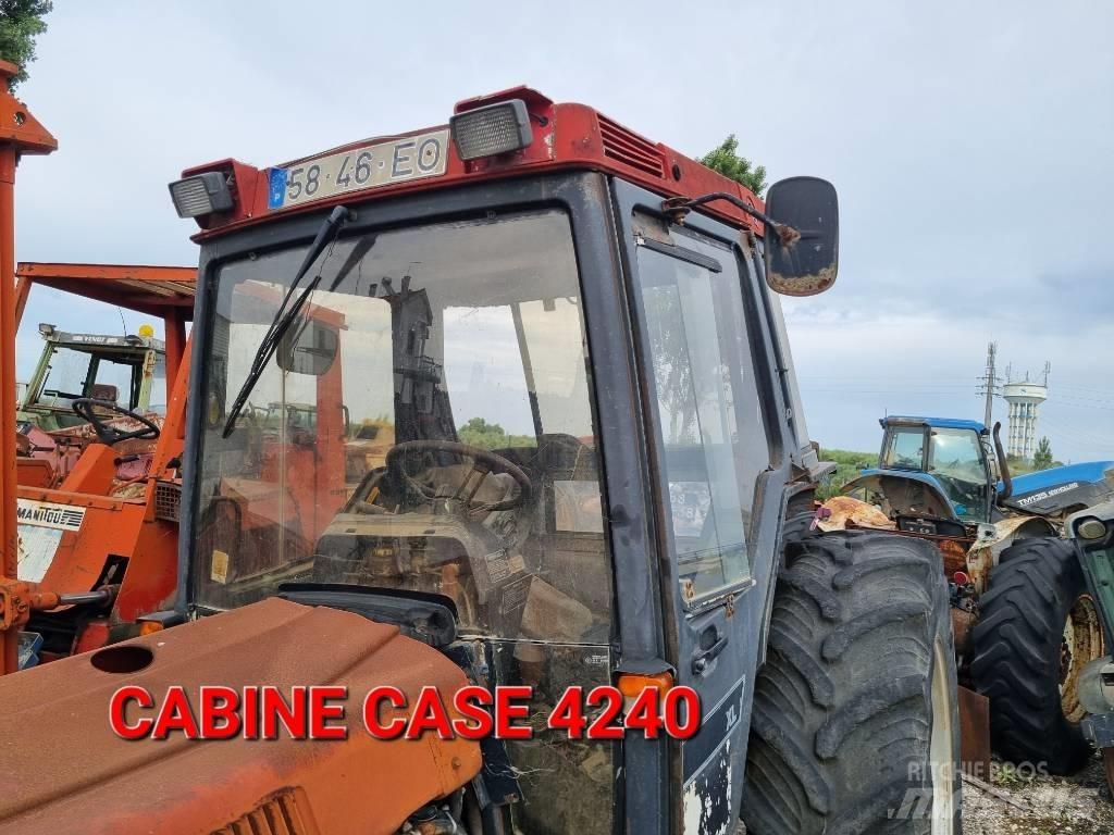  CABINE CASE 4240 Hytter och interiör