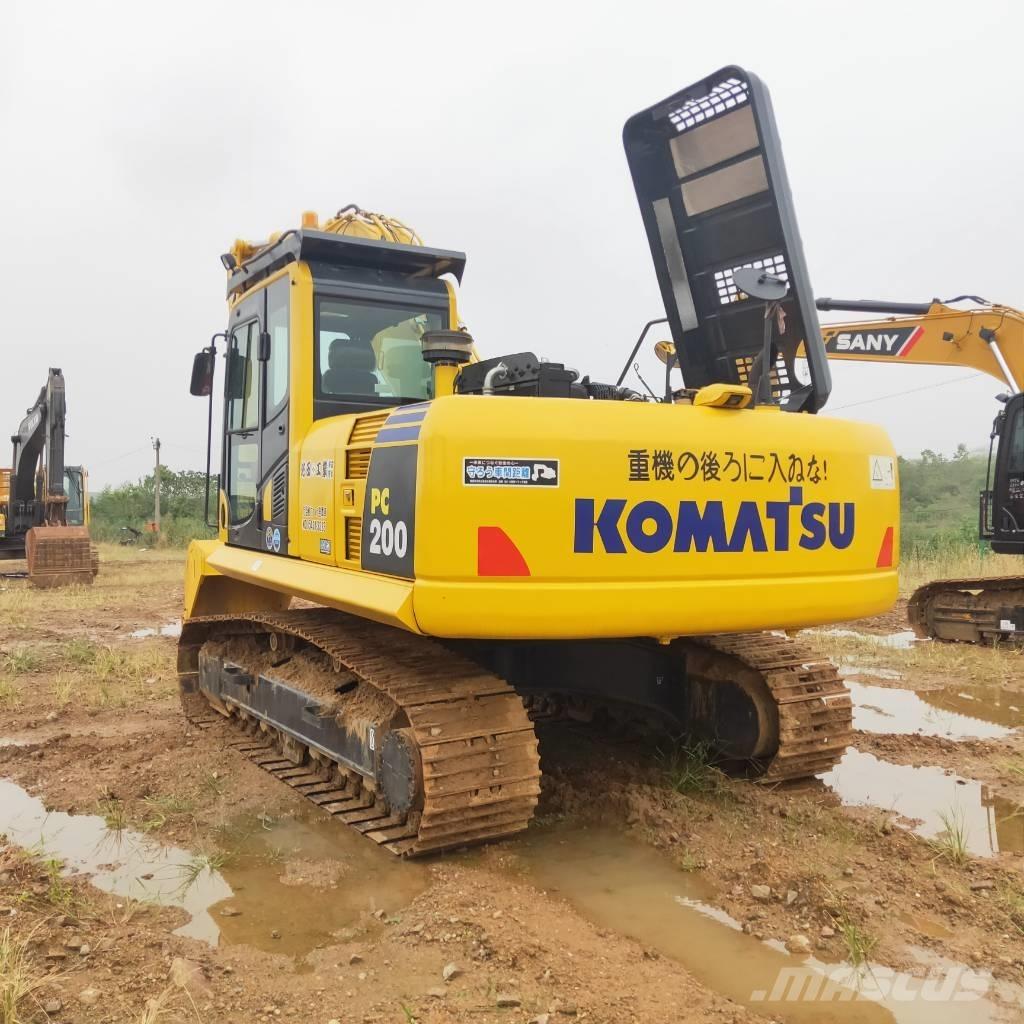 Komatsu PC200-8 Bandgrävare