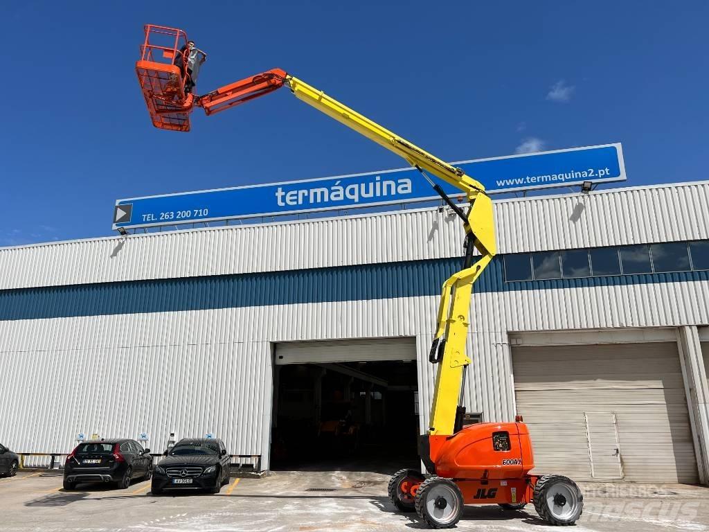 JLG 600 AJ Bomliftar