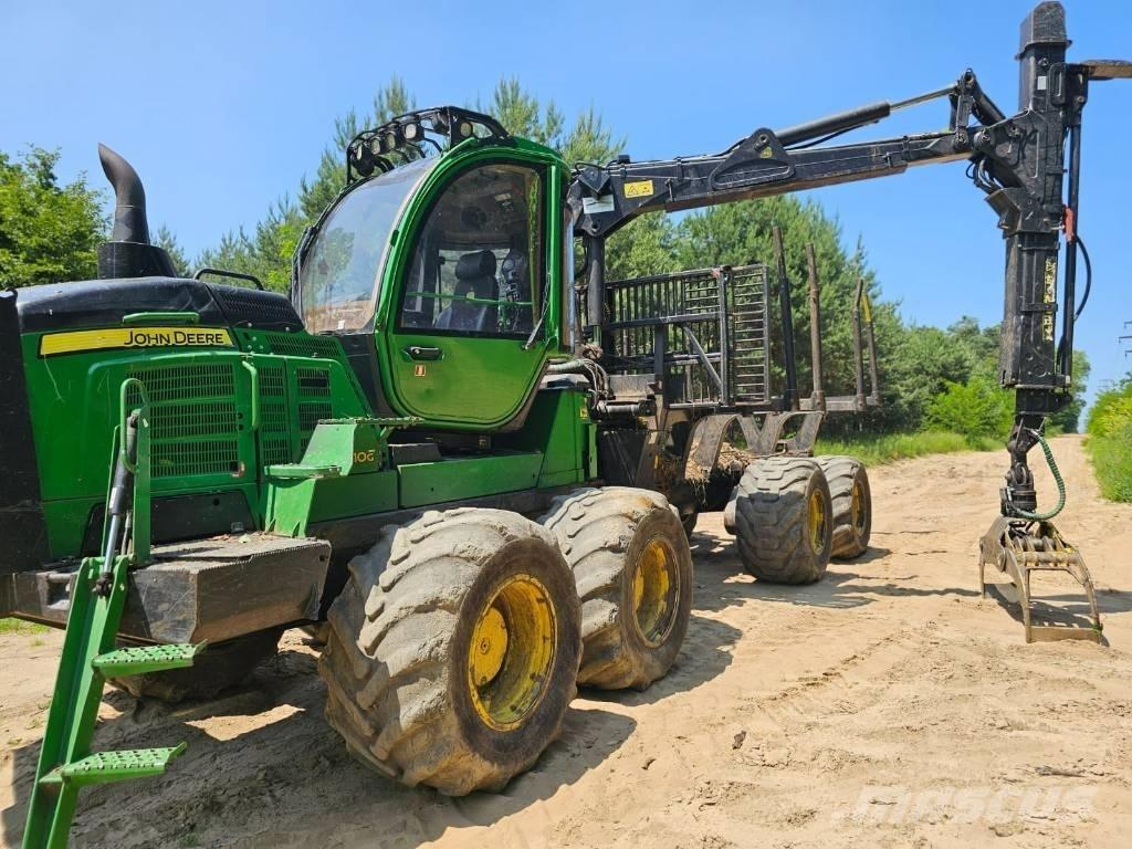 John Deere 1210 G Skotare