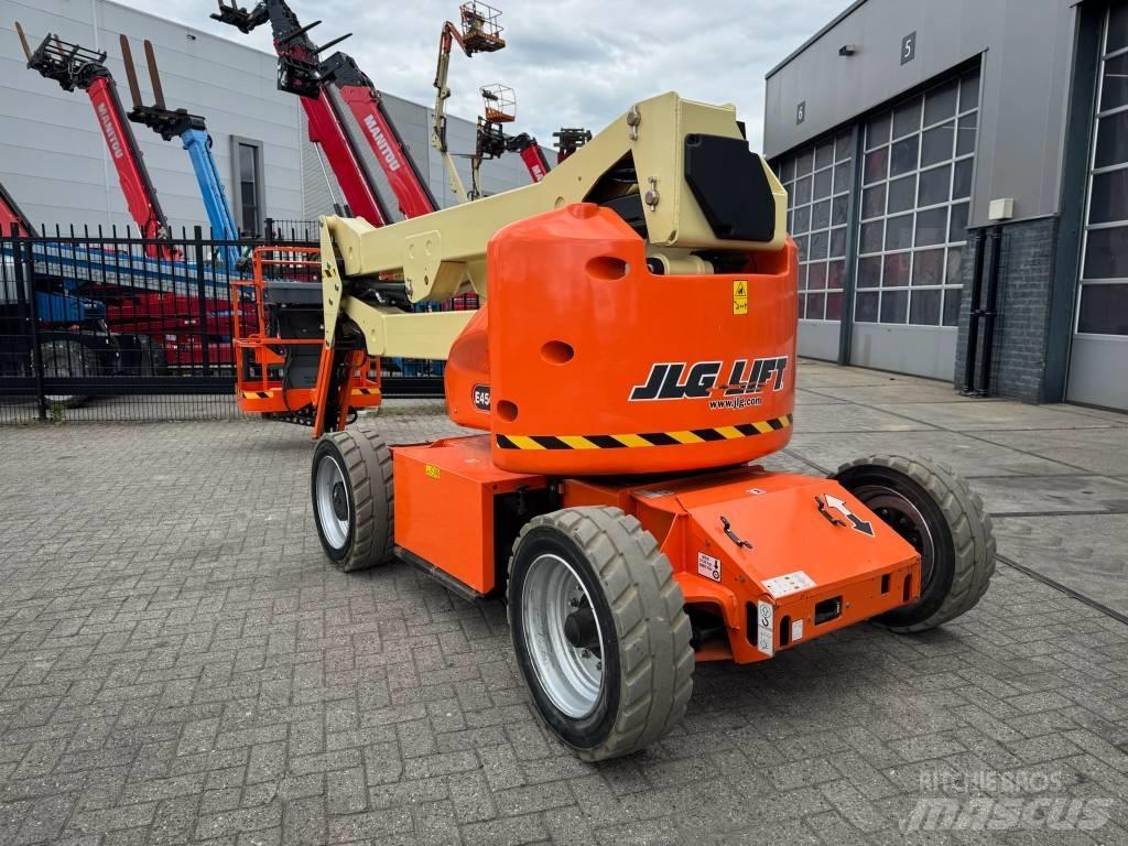 JLG E 450 AJ Bomliftar