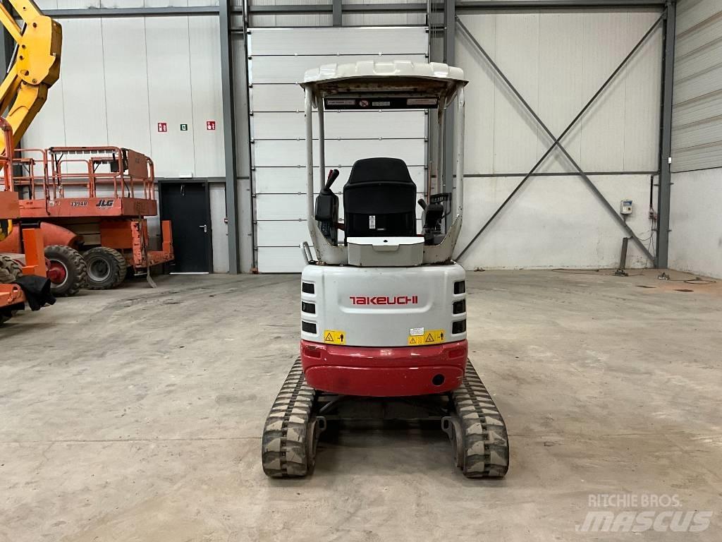 Takeuchi TB 215 R Minigrävare < 7t