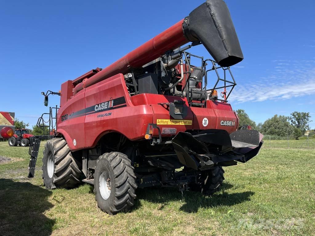 Case IH AF 8230 Skördetröskor