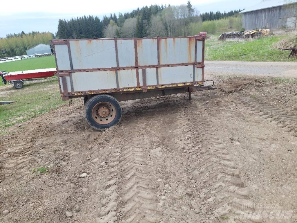  omatekemä peräkärry Tippvagnar