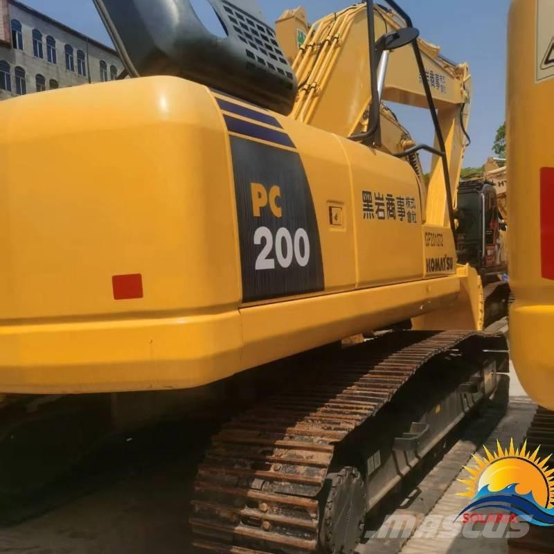 Komatsu PC 200-8 Bandgrävare