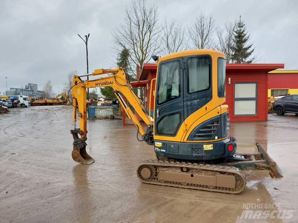 Hyundai R25Z-9AK Minigrävare < 7t
