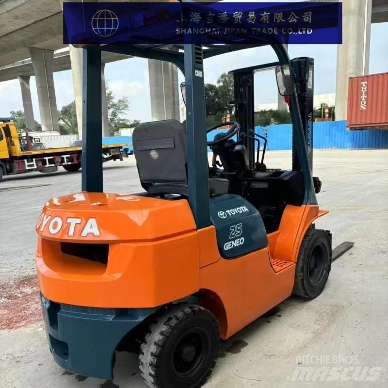 Toyota 25 Dieselmotviktstruckar