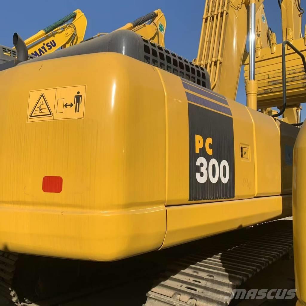 Komatsu PC 300-7 Bandgrävare